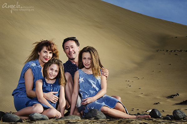 Familie in den Dünen