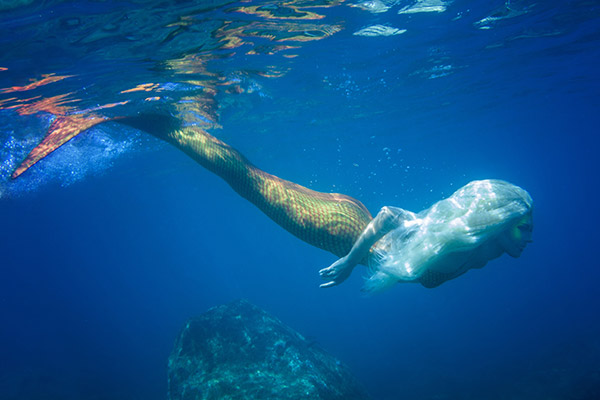 underwater shoot as mermaid